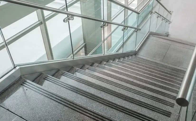 Comment choisir le type de verre approprié pour une rambarde d'escalier en verre