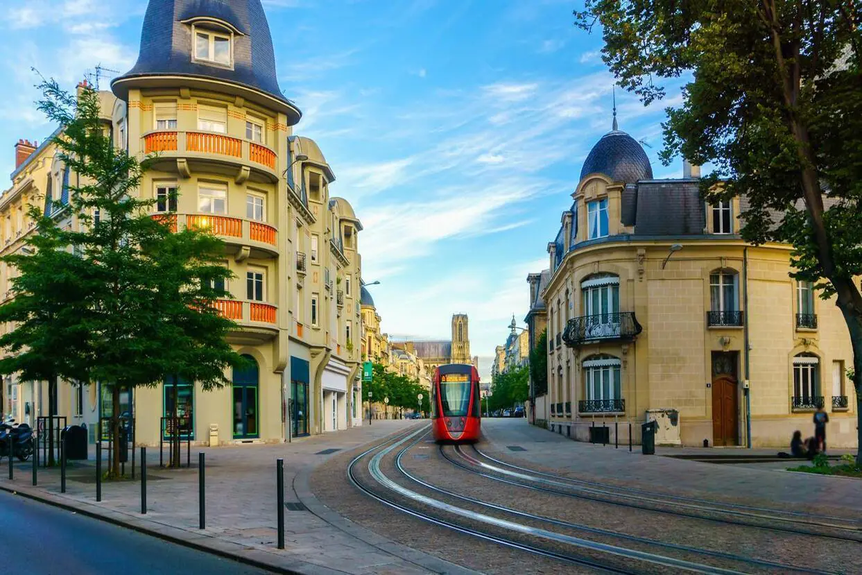 Rideaux Métalliques et Portes Sectionnelles à Reims