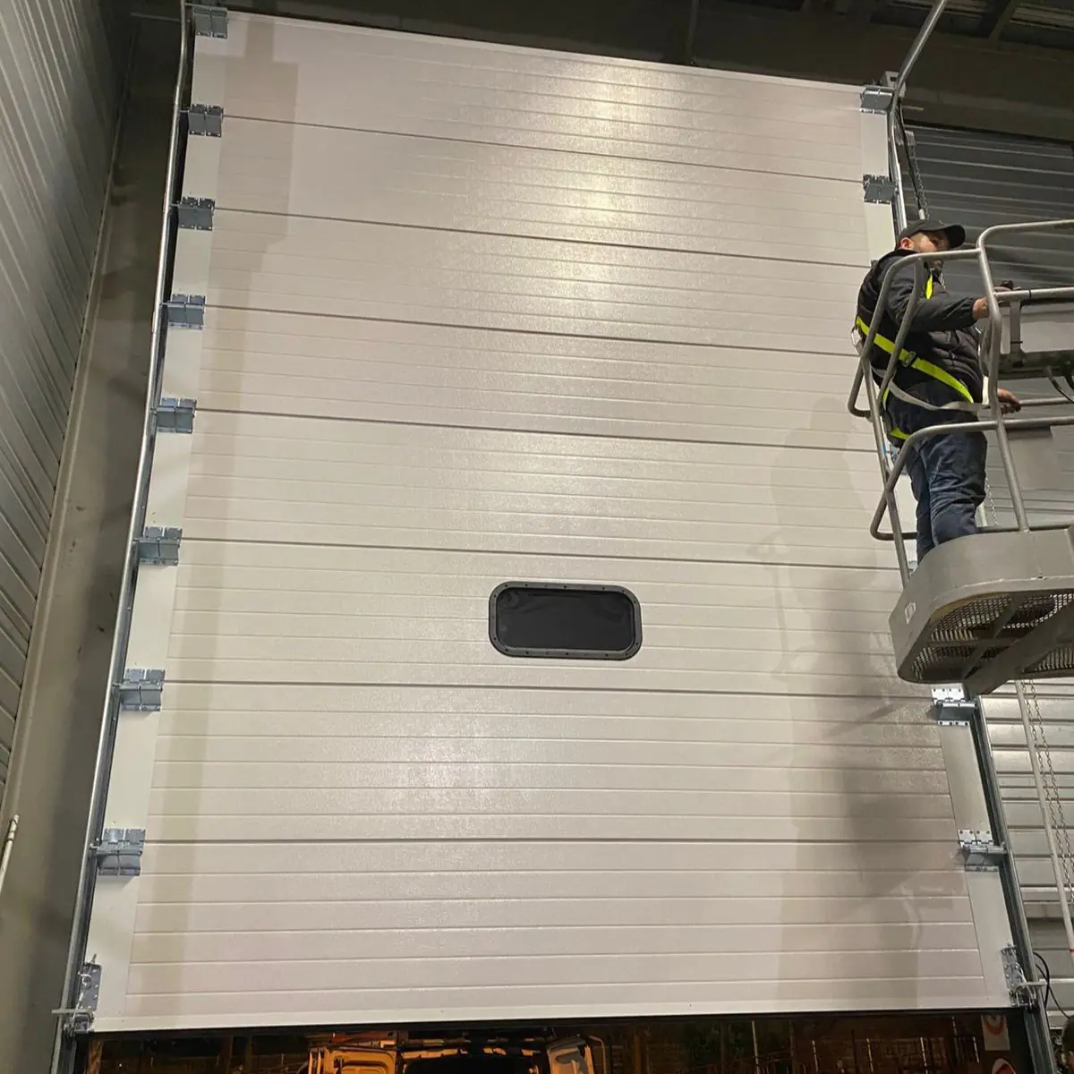 Dépannage de fermetures industrielles à Villiers sur Marne par l'équipe METAL 2000